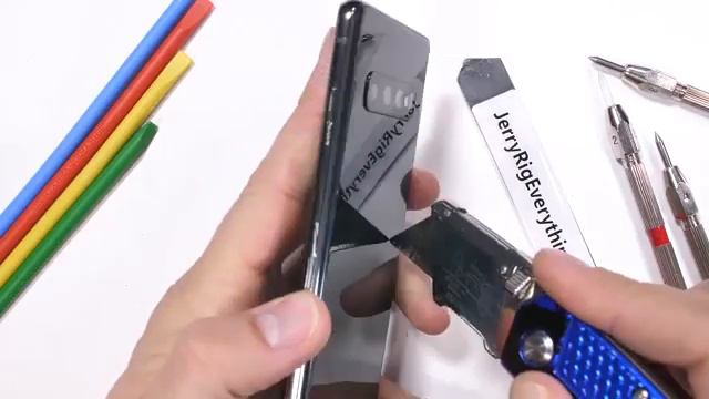 Samsung Galaxy S10 Durability Test смотреть онлайн