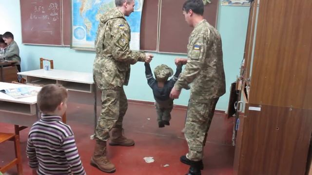 В руках защитников не страшно! смотреть онлайн