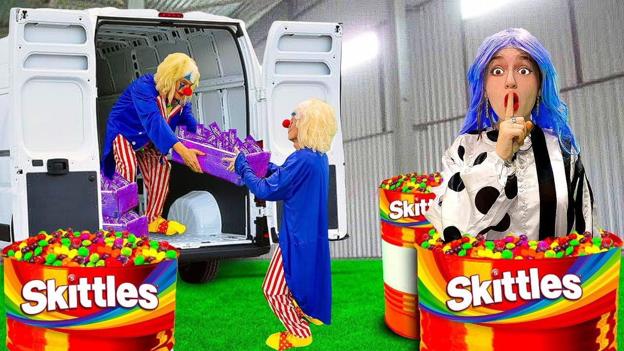 КЛОУН Хакер Взломал Наш КАНАЛ!! смотреть онлайн