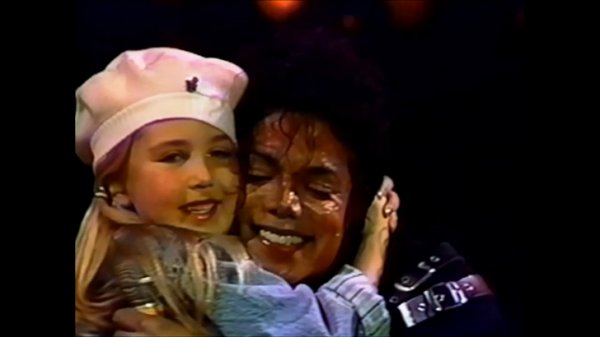 Michael Jackson - "Bad" - Live At Wembley (1988)