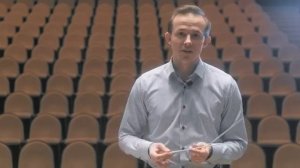 О дирижерской палочке рассказывает дирижер Михаил Мосенков.