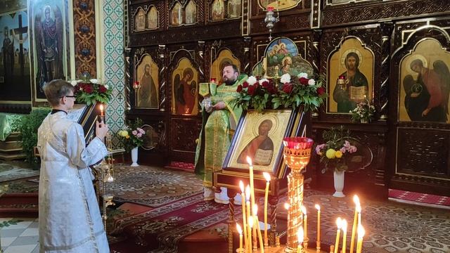 В Бельцах православные христиане отмечают Троицу смотреть онлайн