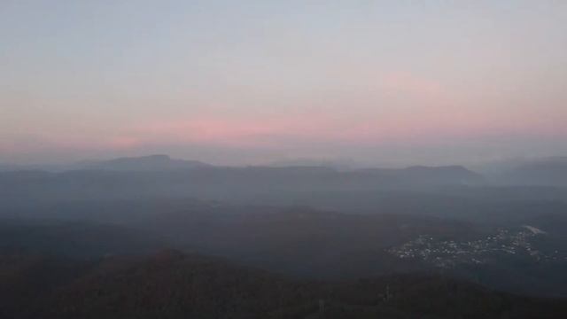 гора Ахун . Башня (663 метра над уровнем моря) смотреть онлайн