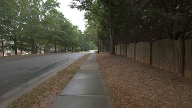 Walking American Neighborhoods in the Rain, Wind and Thunder | Nature Sounds for Sleep and Study смотреть онлайн