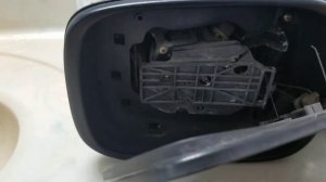 How to remove sideview mirror glass on volvo xc90 2005