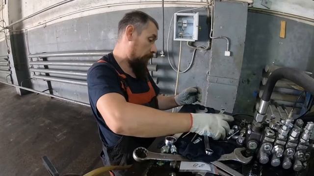 Как настроить секцию гидрораспределителя на нужное давление? Вопрос на засыпку в конце видео смотреть онлайн