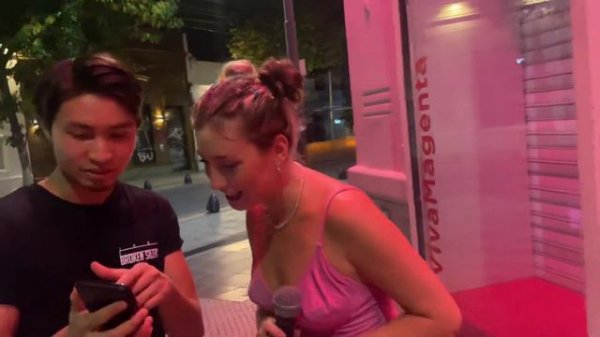 Beautiful Buenos Aires street singer /красивая девушка поет на улицах Аргентины 🇦🇷❤️(RAW VIDEO)