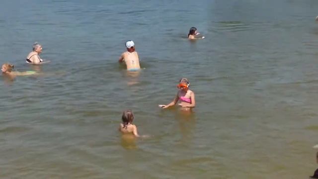 как Ксюша быстро на берег выходит смотреть онлайн