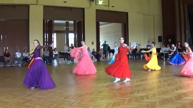 Novice Teen RF смотреть онлайн
