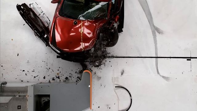 2015 Dodge Durango driver-side small overlap IIHS crash test смотреть онлайн