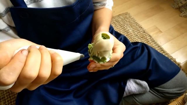 How to pipe Ranunculus( Bean Paste) 豆沙裱花毛茛 смотреть онлайн