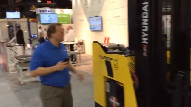 Hyundai 15BRP-9 Electric Reach Truck Demo смотреть онлайн