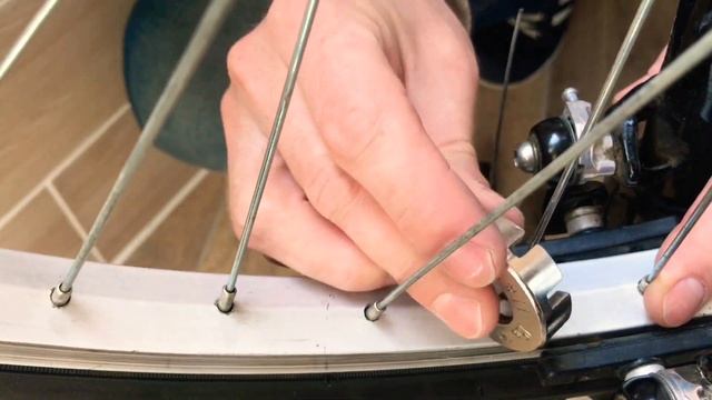 Как исправить восьмерку на колесе смотреть онлайн