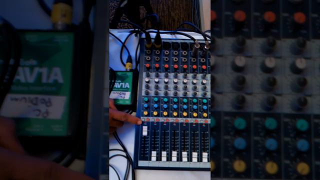 Mixer Sound Craft 8 Chanels смотреть онлайн