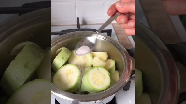 Нежный суп-пюре из зеленого горошка смотреть онлайн