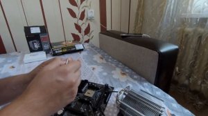 Сборка компьютера на AMD Ryzen 5 2600. Установка процессора и кулера (часть 1)