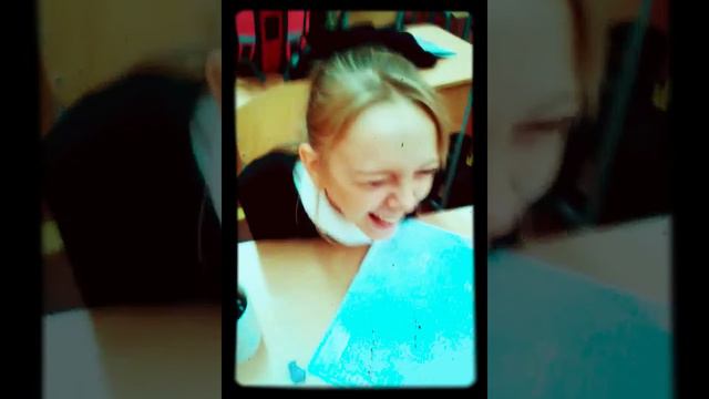 Я хочу представить вам себя. Знакомьтесь эта херня в сером свитере это я смотреть онлайн