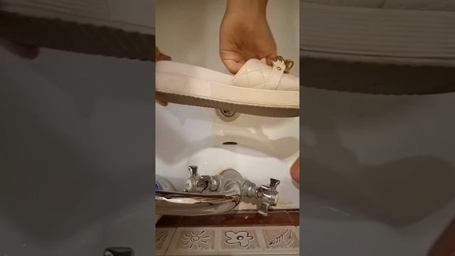 Лайфхак ✨ как идеально почистить подошву обуви ?? Sirusho DIY ❤️ смотреть онлайн