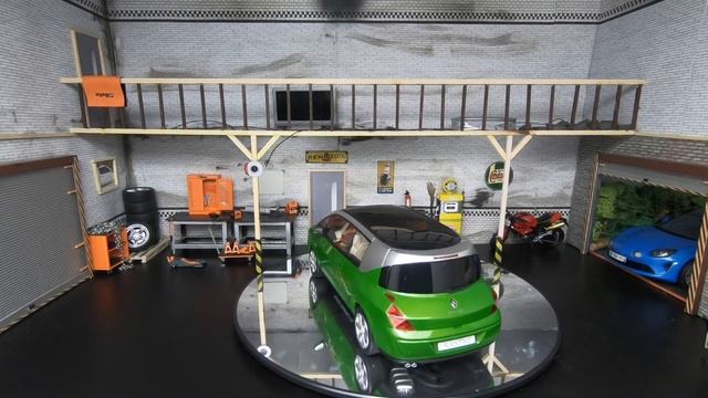 ? RENAULT AVANTIME, OttOmobile 1/18 (OT815) #26 смотреть онлайн