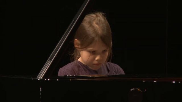 Edvard Grieg: Lyrische Stücke op. 43, 1. Schmetterling - CarlBechsteinWettbewerb2017 - Lisa Nefedov смотреть онлайн