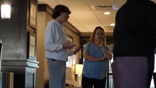 Playing Warzone in the Library! смотреть онлайн