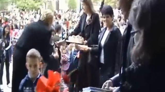 ОУ Никола Вапцаров - гр. Бобов дол 17.09.2012г..wmv смотреть онлайн