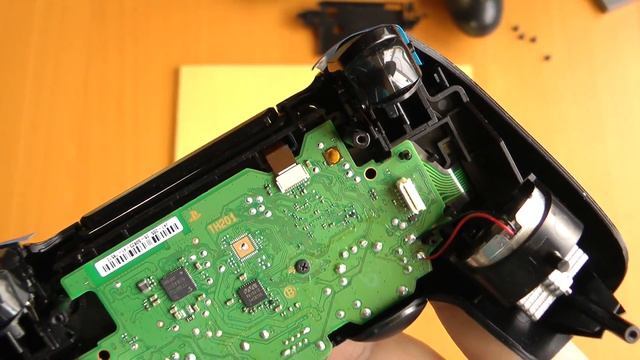 Как разобрать Dualshock 4 аккуратно Часть 2 (PS4) смотреть онлайн