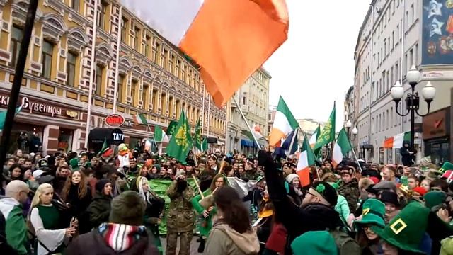 Немного изумрудной музыки в центре Москвы смотреть онлайн