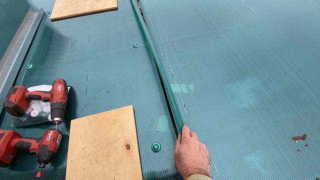 Монтаж соединительного профиля поликарбоната, Н-образный профиль. [2022] смотреть онлайн