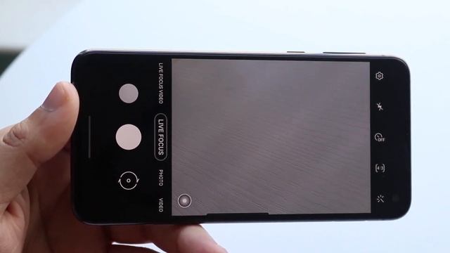 Samsung Galaxy S10e In 2023! (Still Worth It?) (Review) смотреть онлайн