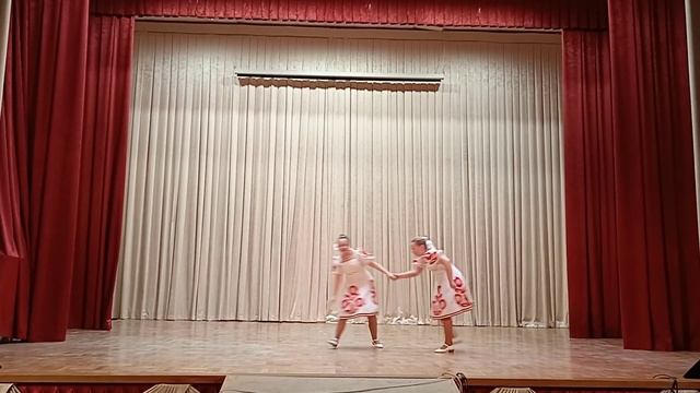 Романченко Елизавета и Костина Валерия. МБУ ДО ДШИ с. Бессоновка. 13 -15 лет "Подружки" смотреть онлайн