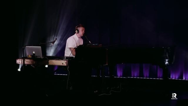 Twenty One Pilots' Tyler Joseph strips down their hits in this exclusive Storyteller Performance смотреть онлайн