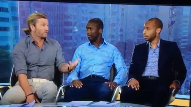 Thierry Henry destroys Robbie Savage смотреть онлайн