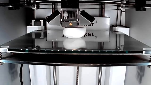 Ultimaker 2 - 3D printing timelapse of a Rubber Duck in flexible white PLA Flex смотреть онлайн