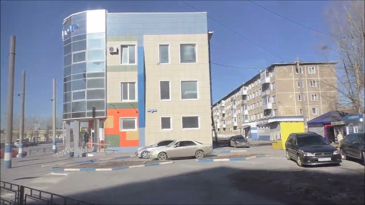 г. Ачинск Из окна автобуса 5 м н, 4 м н, 3 м-н. 07.04.22г. Автор видео Елена Цыганова смотреть онлайн