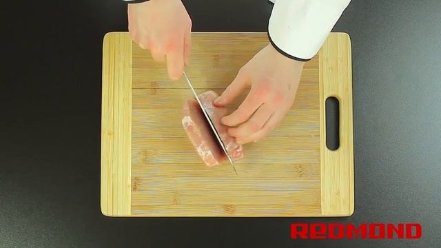 Свинина со стручковой фасолью в мультиварке Redmond RMC-M4504