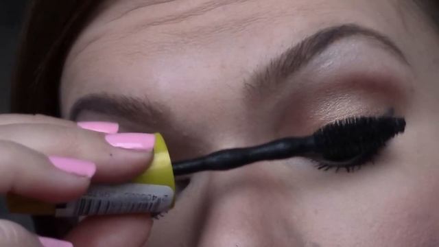 Обзор на тушь Maybelline The Colossal Go Extreme смотреть онлайн