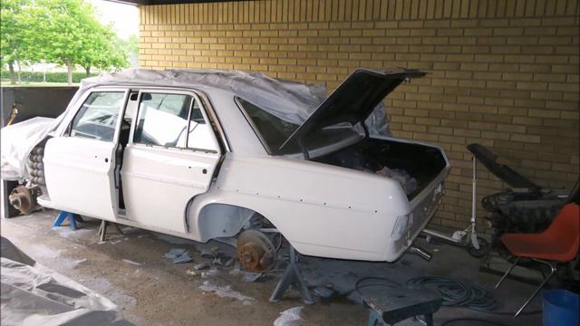 8 Mercedes-Benz 200 1975 W115 8 Project. Restoration from start to finish. Strichacht restauratio