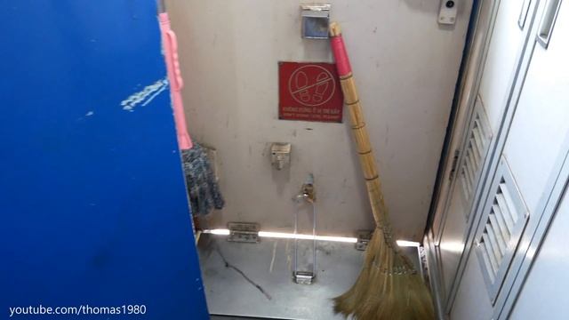 Inside Vietnam Train / Ho Chi Minh City (Saigon) - Phan Thiet, Vietnam 2018 смотреть онлайн