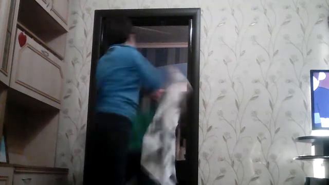 Меня ударил друг от страха смотреть онлайн