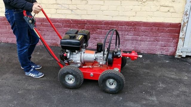 Муниципальная прочистная машина Barracuda RM-800 с бензиновым двигателем. смотреть онлайн