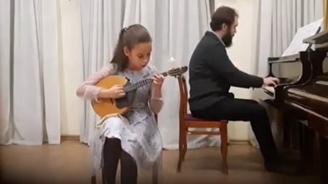 Заика Ангелина, 11 лет, домра. Ш.Данкля. Вариации на тему Россини. смотреть онлайн