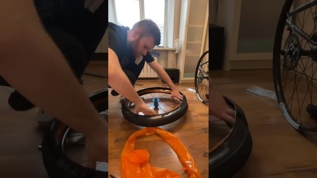 Сколько качать в колеса велосипеда? смотреть онлайн