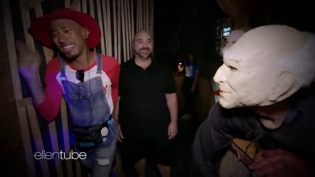 Matt & Kalen Go Through a Haunted House смотреть онлайн