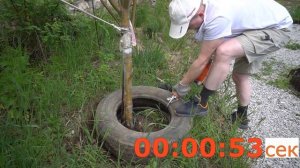 Сабельной ПИЛОЙ пилим ПОКРЫШКИ.