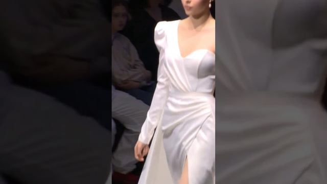 FW 22/23 Saint - Petersburg | надели бы такое платье на свадьбу?😍 смотреть онлайн