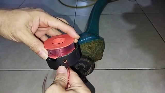 Replacing spool & line on BOSCH ART 23 Easytrim смотреть онлайн