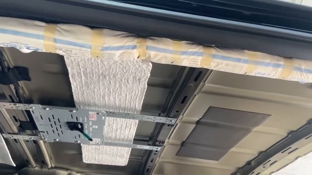 KIA Carnival. Установка потолочного монитора на андроиде смотреть онлайн