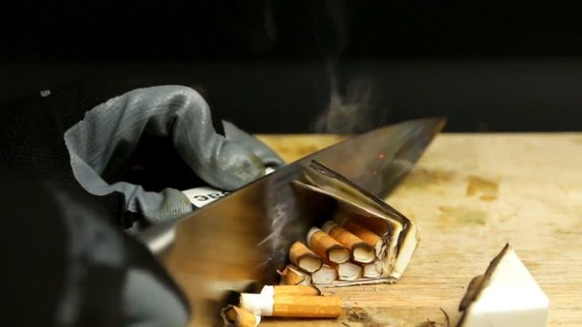 ЭКСПЕРИМЕНТ РАСКАЛЕННЫЙ НОЖ VS ВОСКОВЫЕ КАРАНДАШИ смотреть онлайн