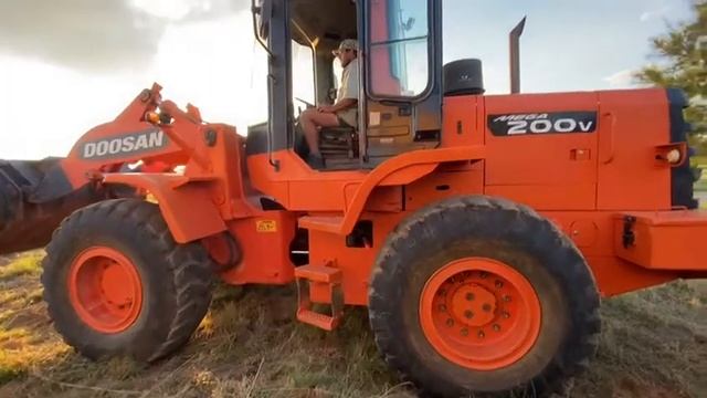 2011 Doosan 200 front en loader смотреть онлайн
